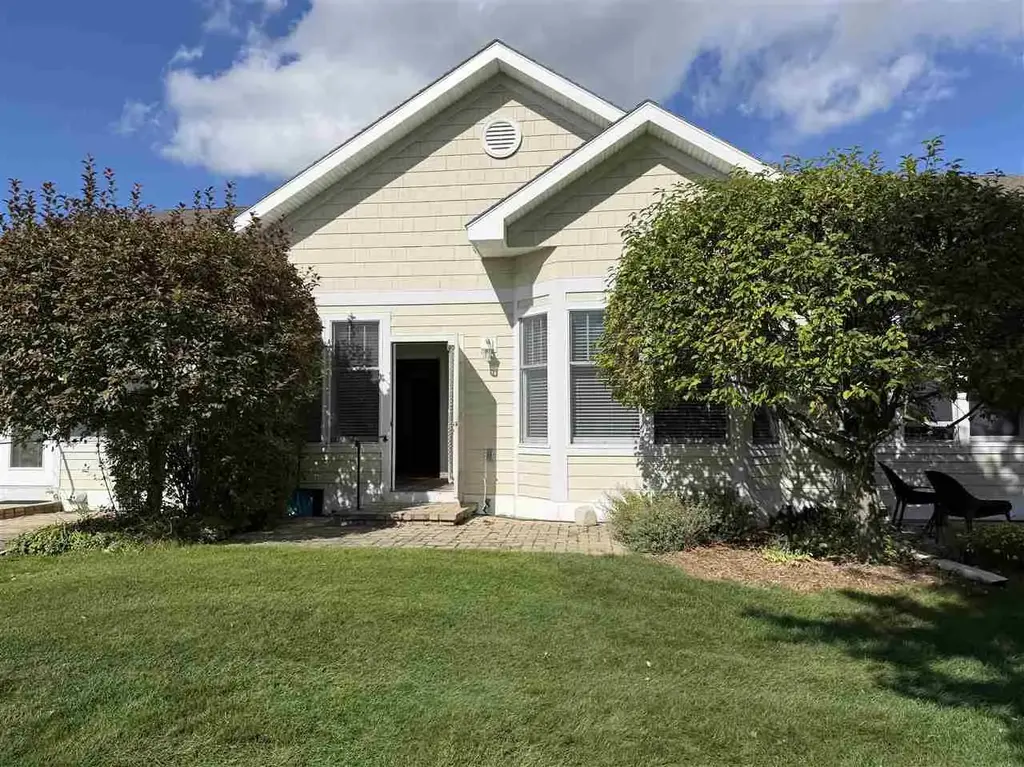 4143 Village Circle #27 27, Harbor Springs