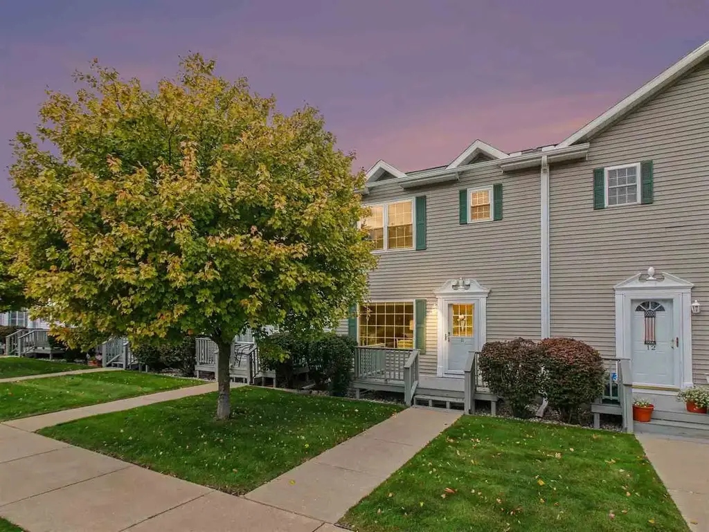 827 Arlington Ave 11, Petoskey