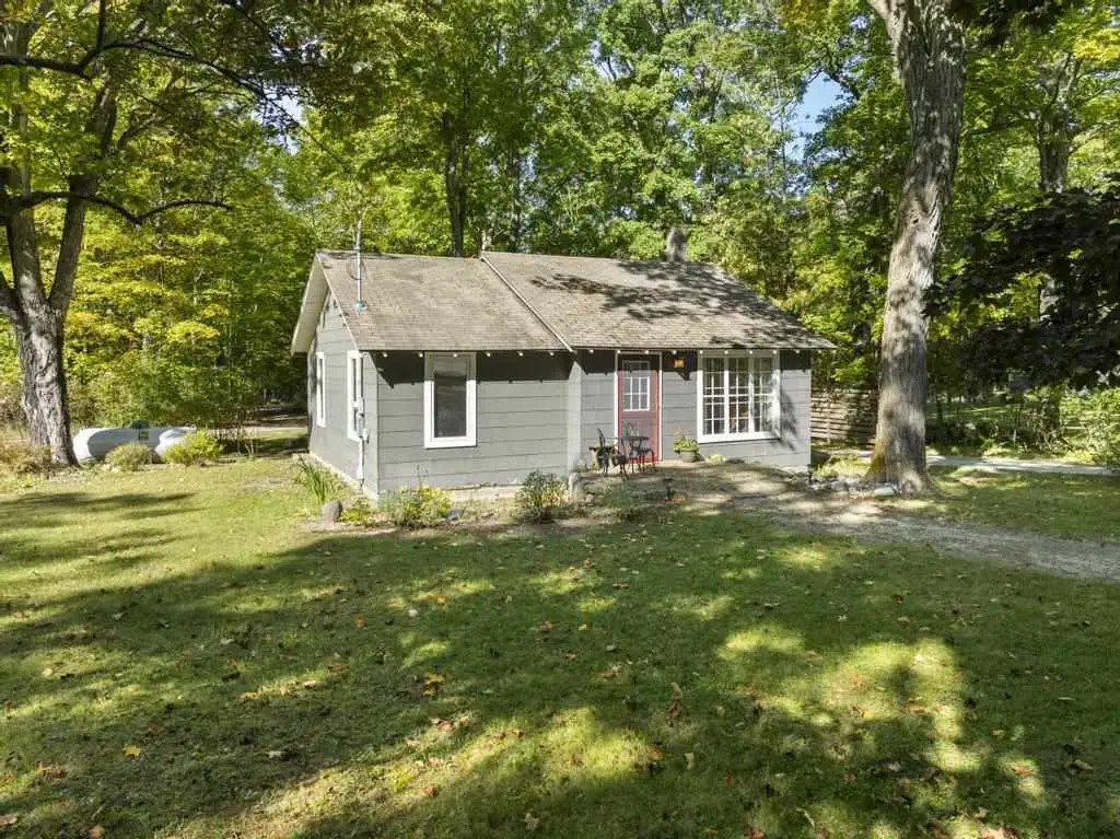 1023 N Lake Shore Drive, Harbor Springs