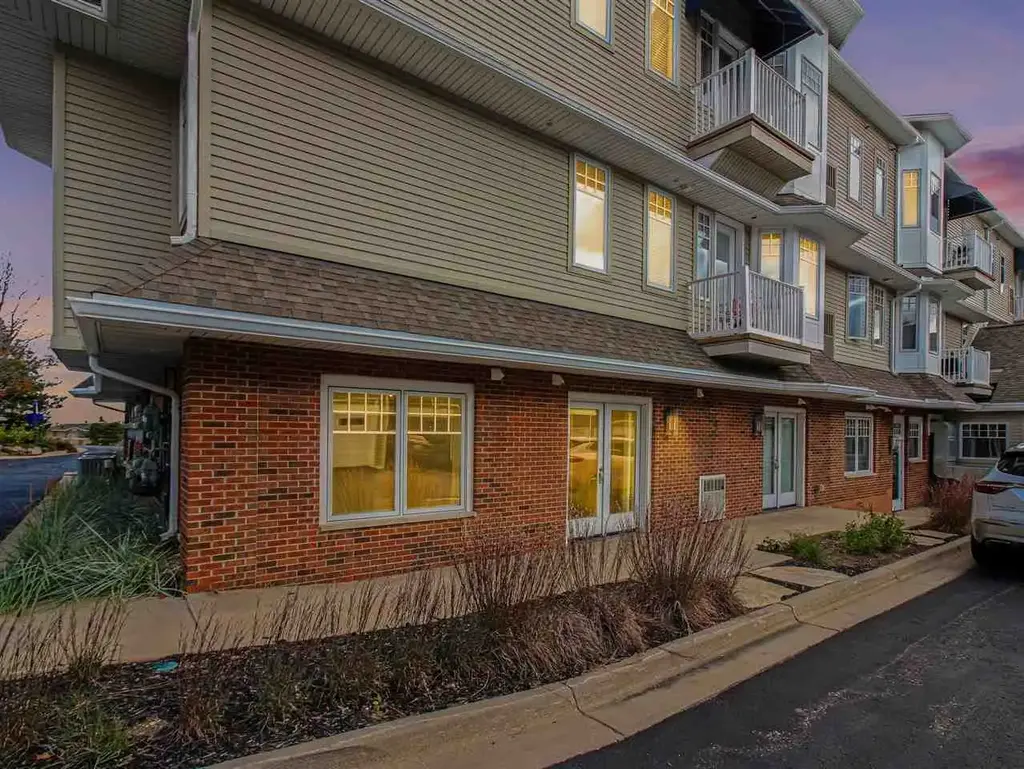 725 Harbor Watch Drive 1, Petoskey