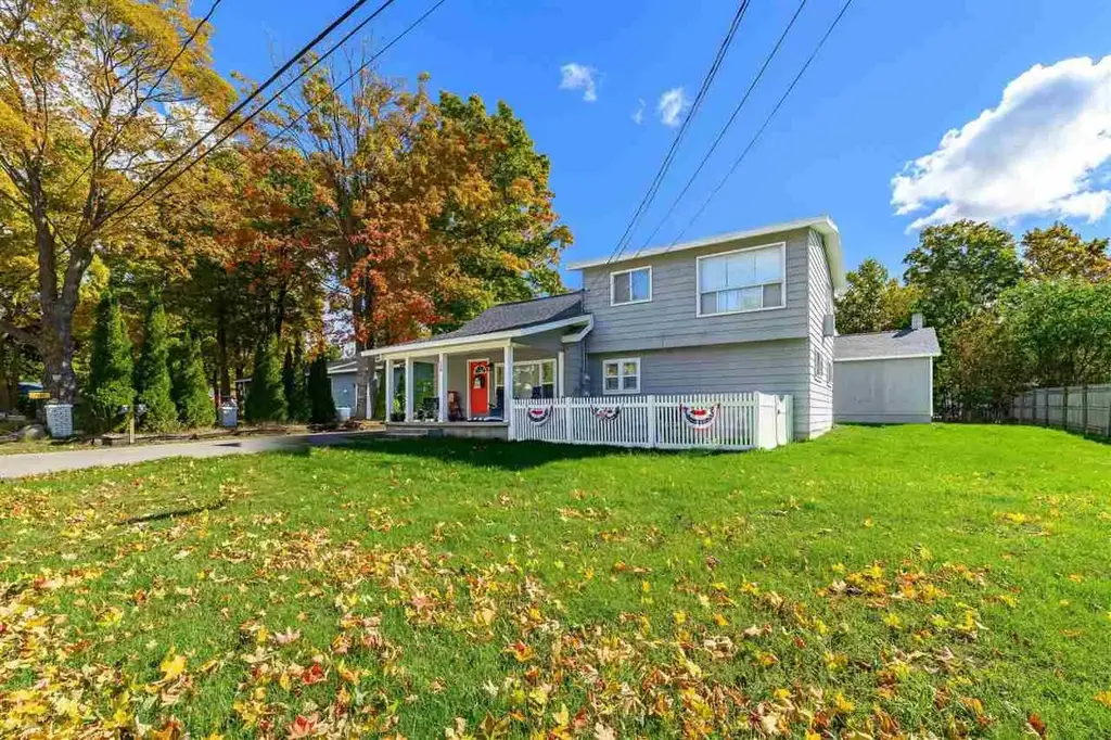 308 W Upright Street, Charlevoix