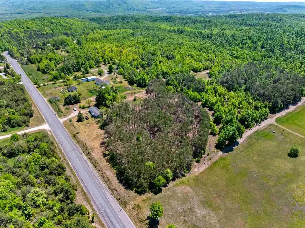 5512 Mitchell Road, Petoskey