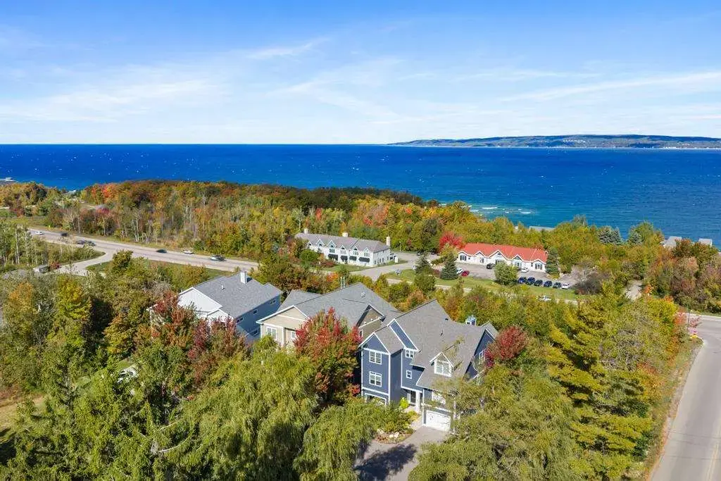 834 Resort Pike Road, Petoskey