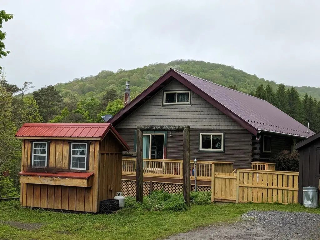 153 Pinneo Hill Road, Oswayo