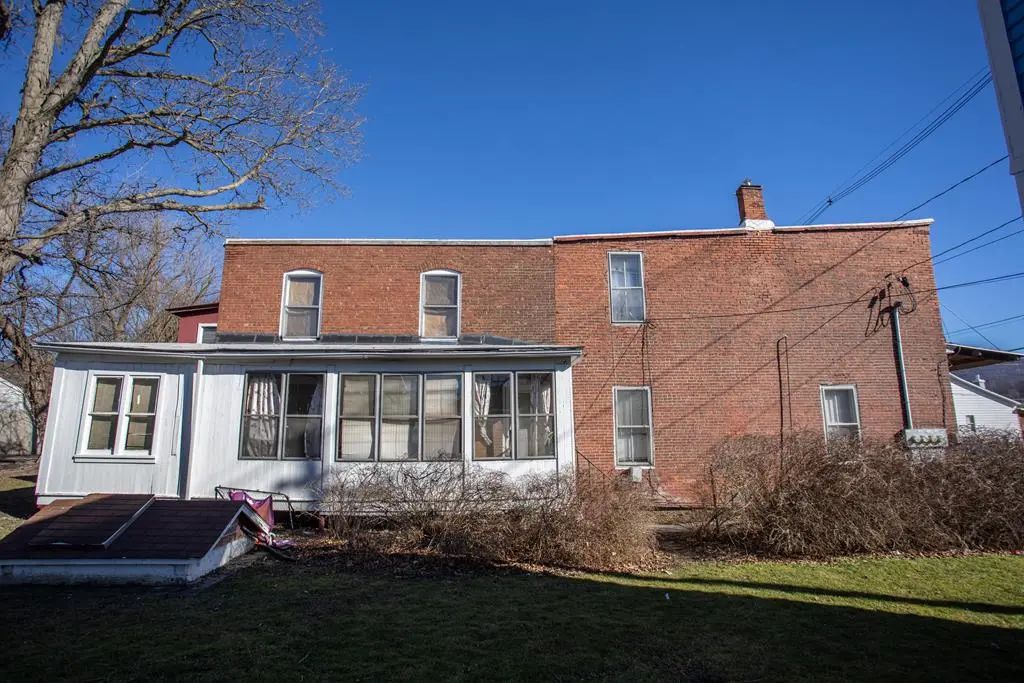 15 East Hill Road, Covington