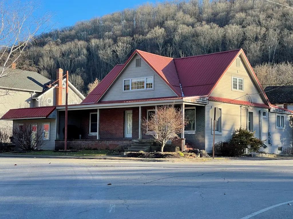 93 Germania Street, Galeton