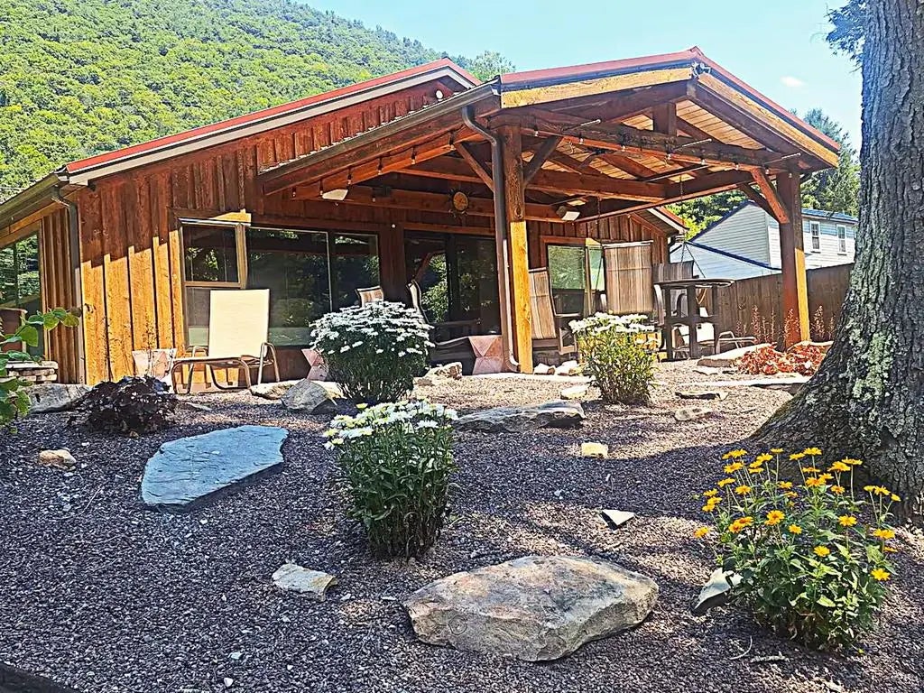 137 Hocker Lane, Cammal