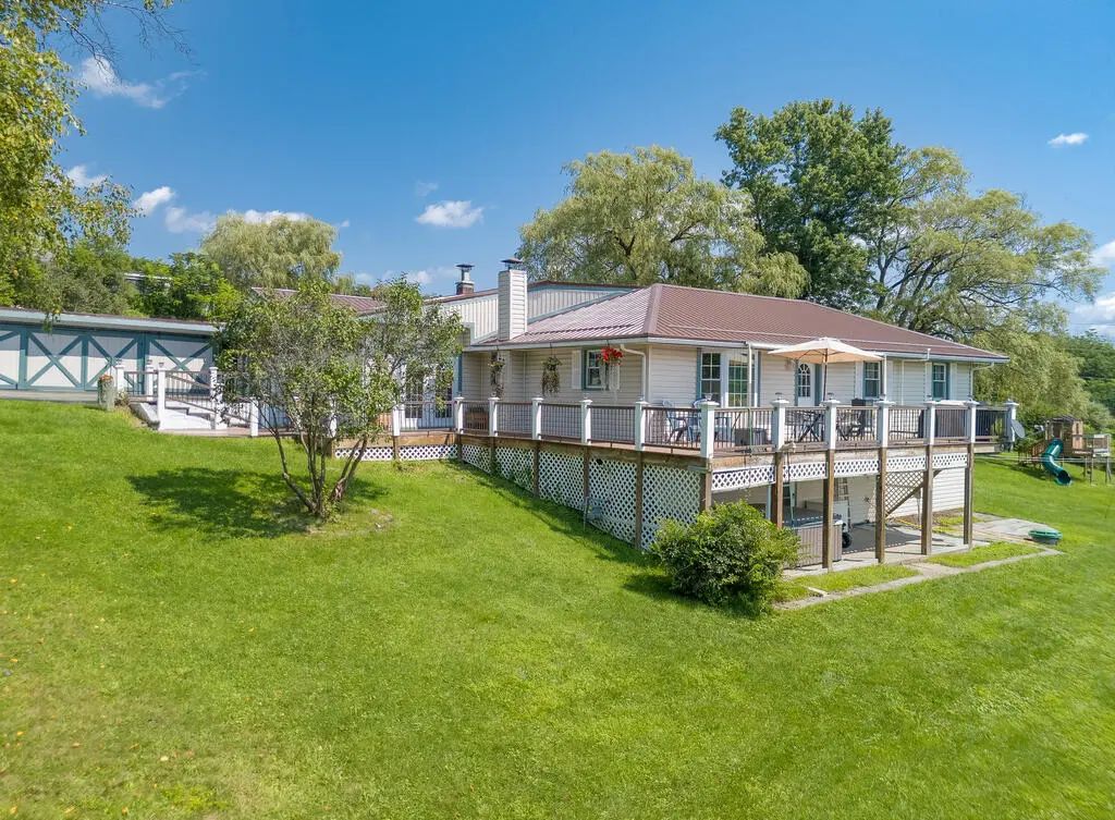 118 Trowbridge Station Road, Millerton
