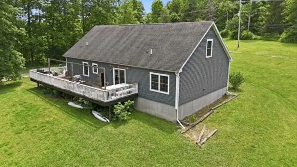 511 East Troy Back Road, Troy