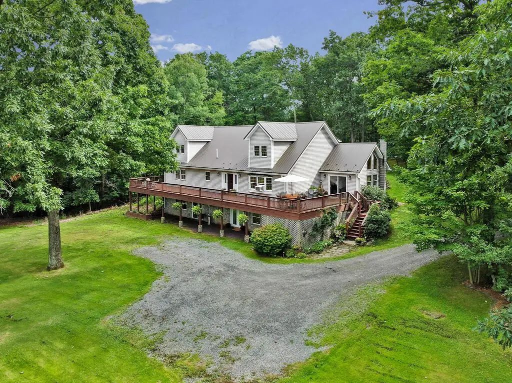 394 Hickory Lane, Tioga