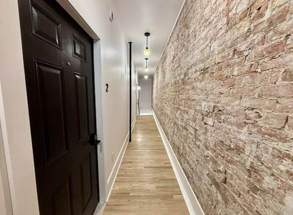 800 Canton Street, Troy