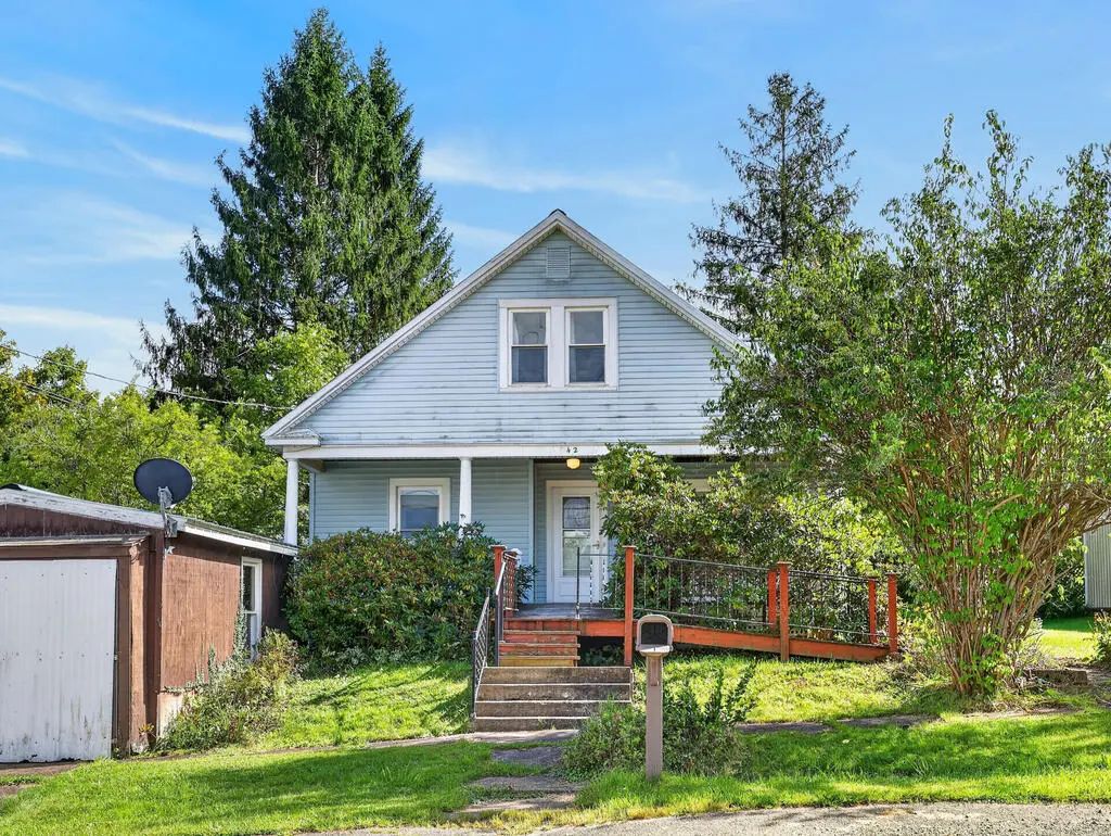 42 Maple Street, New Albany