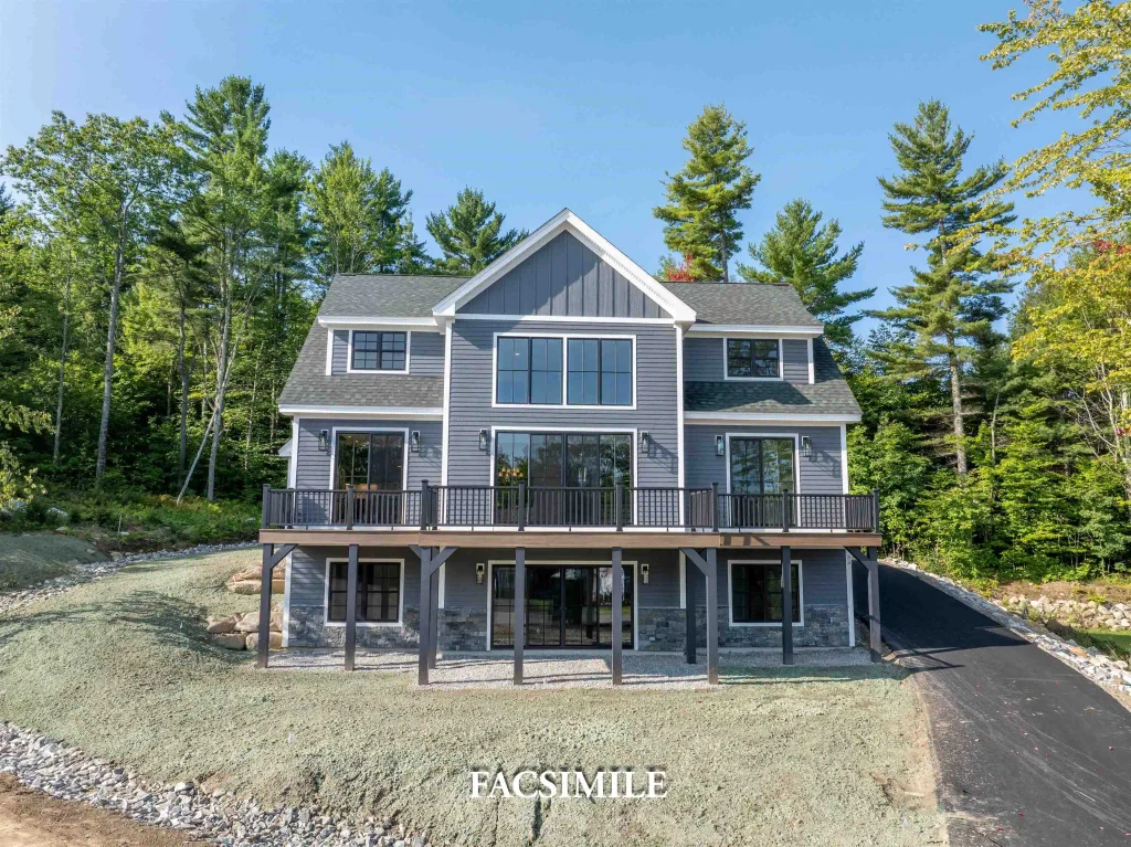 27 First Point Road, Moultonborough