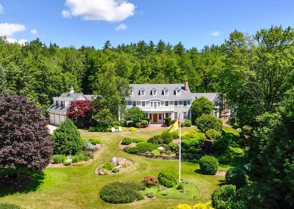 373 Lakeshore Drive, New London