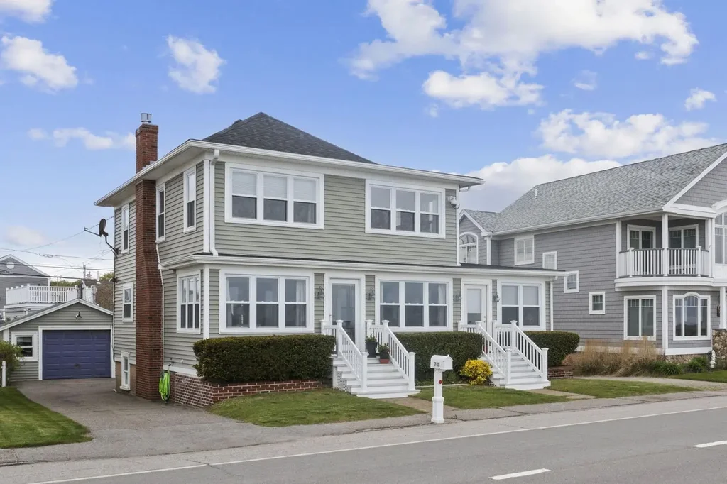 745 Ocean Boulevard, Hampton