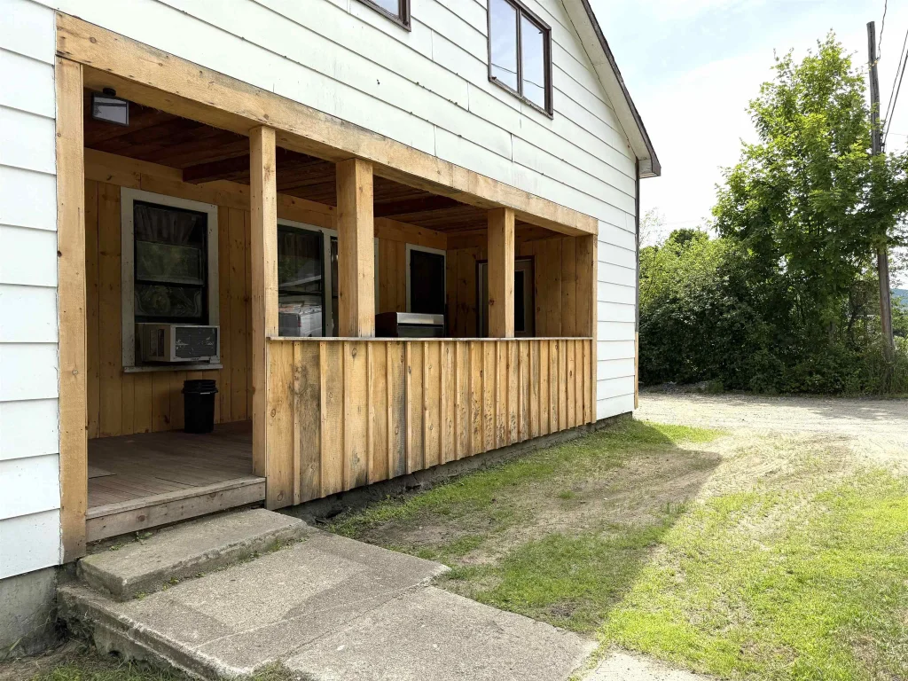 65 Hollow Road, Stratford