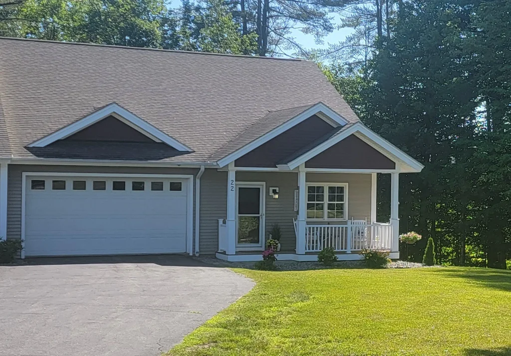 22 Stonehenge Circle, Northfield