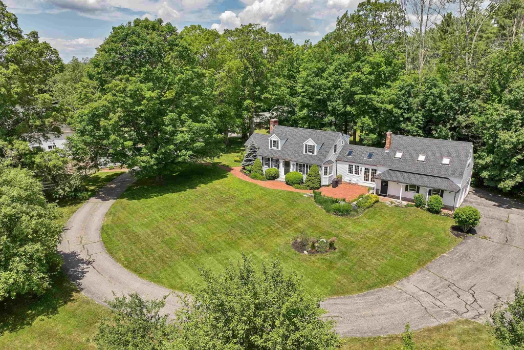 108 Whitten Neck Road, Wolfeboro