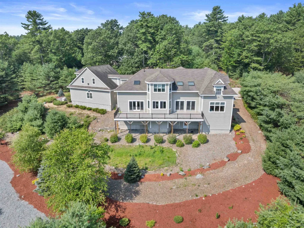 42 High Ridge Road, Moultonborough