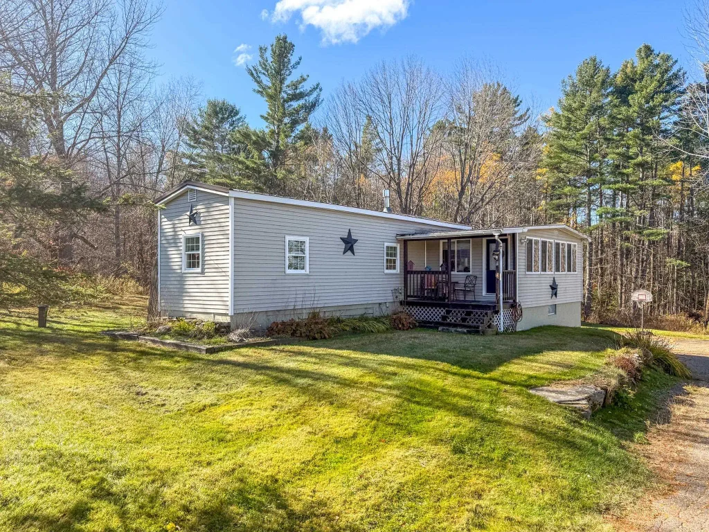400 Lily Pond Road, Haverhill