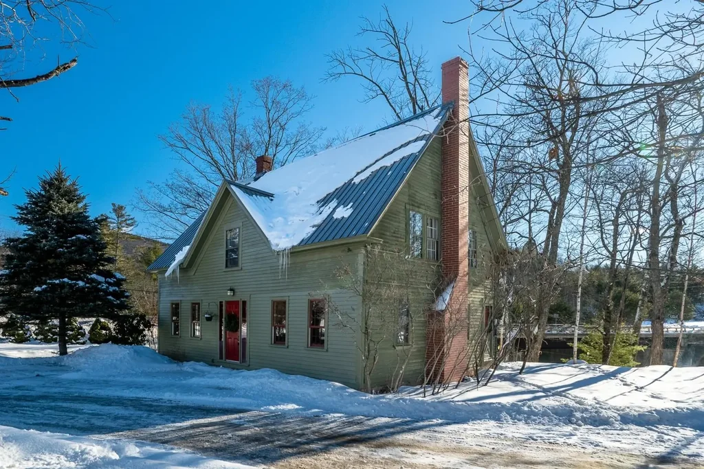 7 Goodrich Falls Road, Bartlett