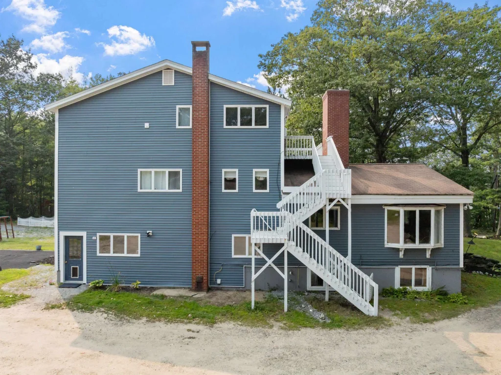 119 Laurel Lane, New Boston