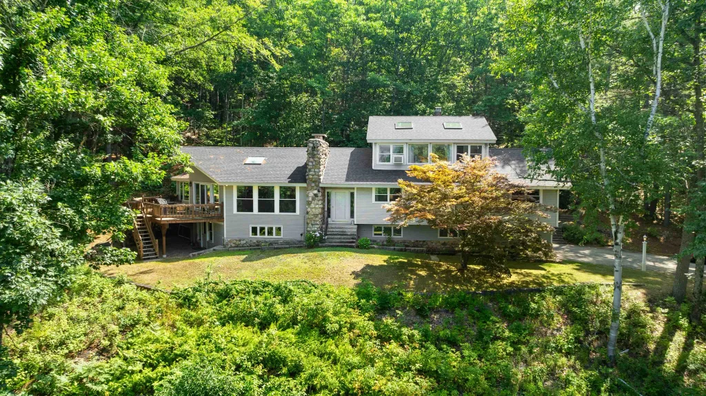 50 Drachenfels Road, Conway