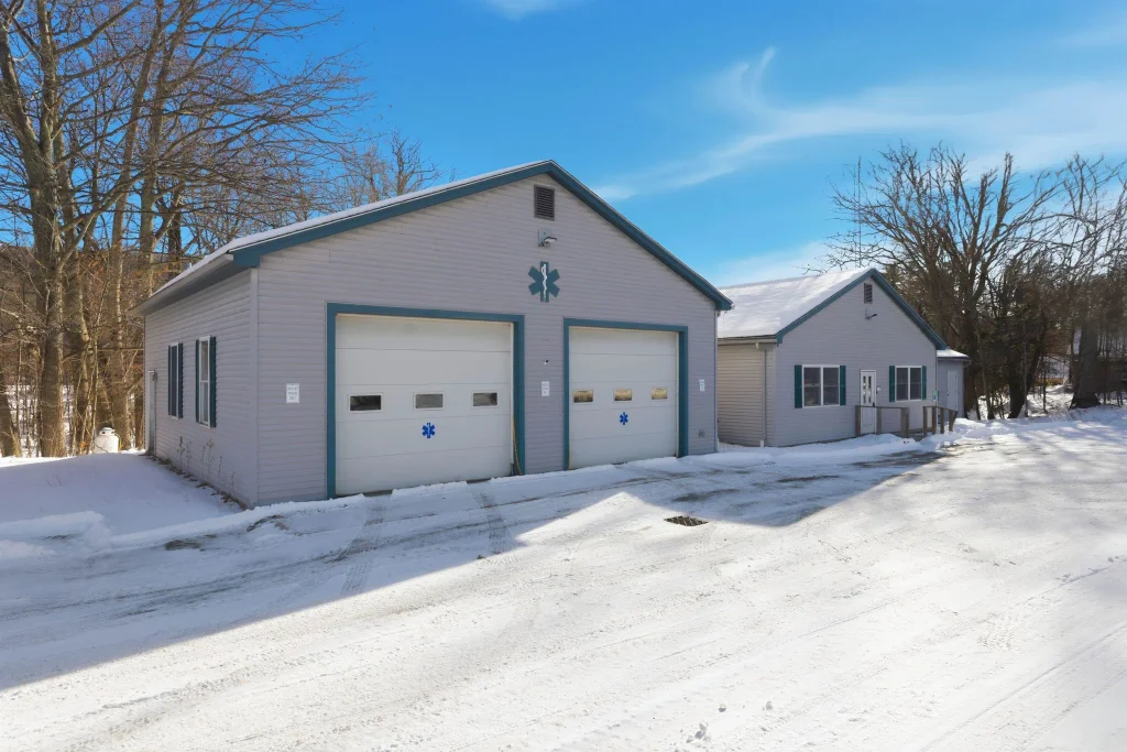 446 Nh Route 25, Warren