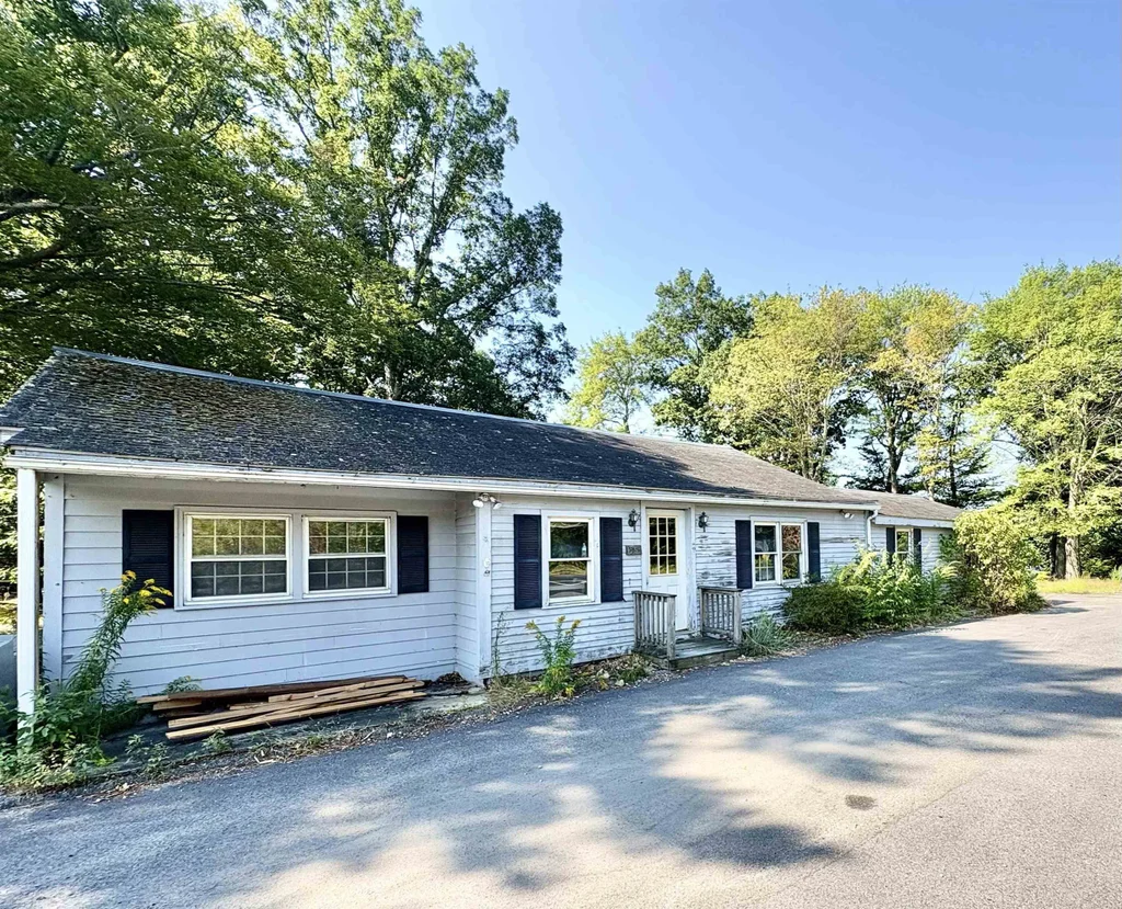 1563 1st Nh Turnpike, Northwood