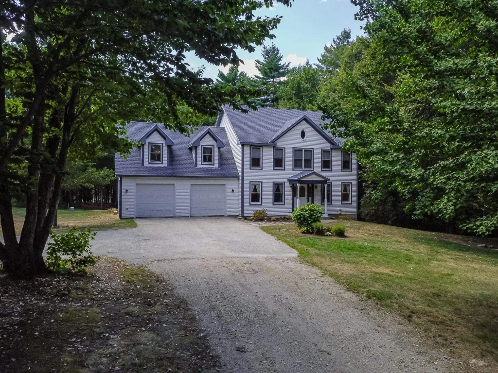 762 Robinson Road, Pembroke