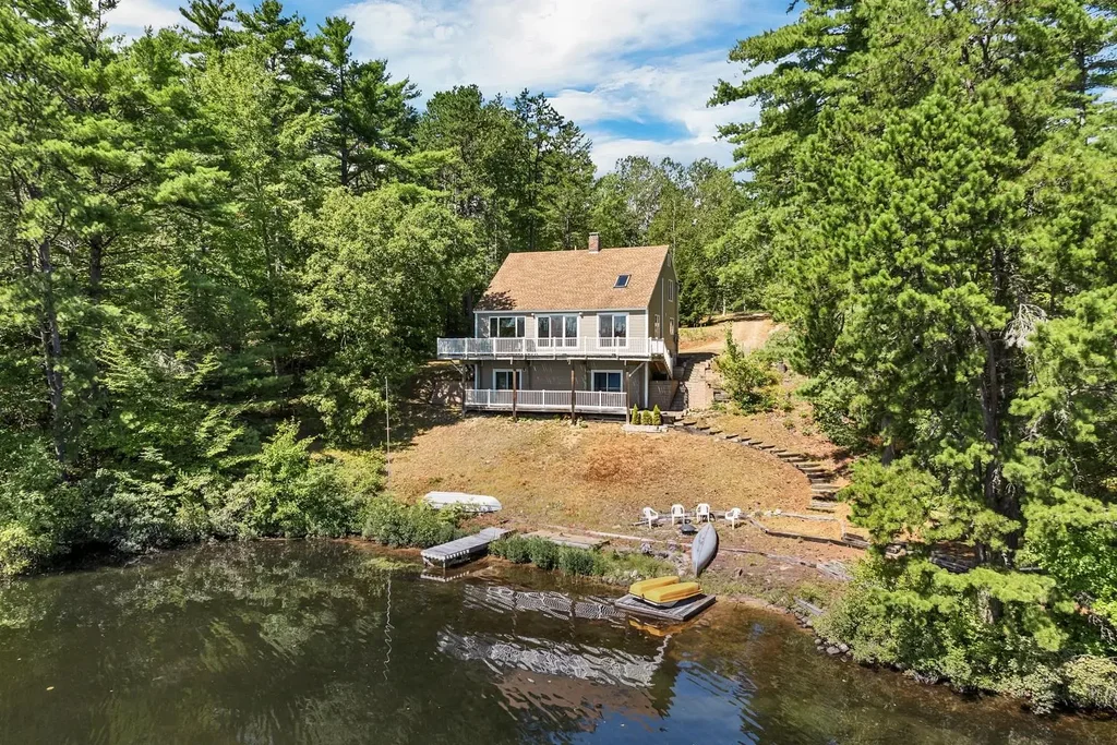 322 Concord Lane, Wakefield