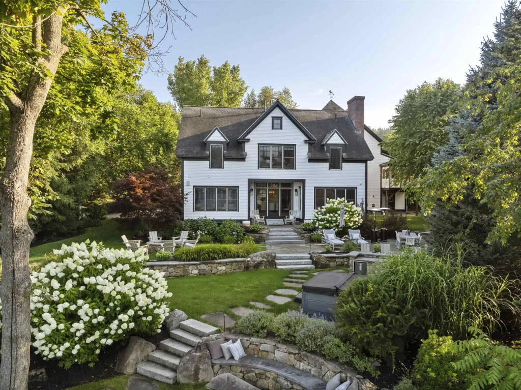 24 Dew Point Lane, Center Harbor