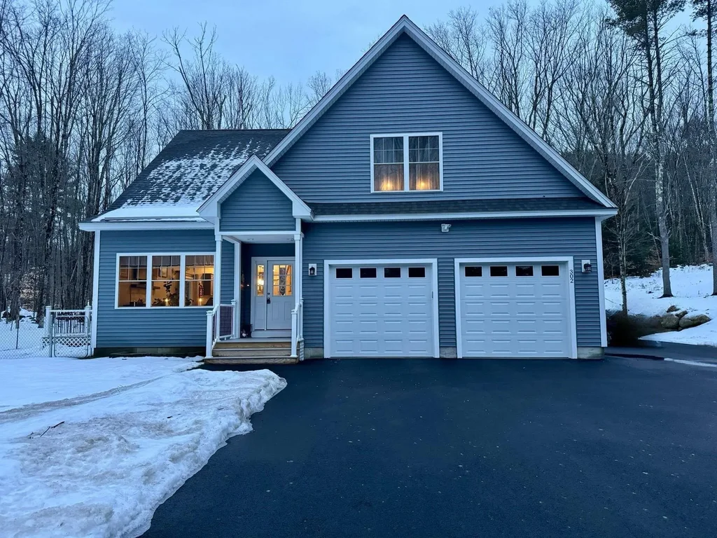 302 Flanders Road, Henniker