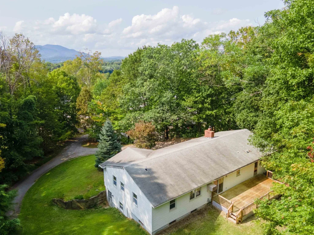 129 Chestnut Street, Claremont