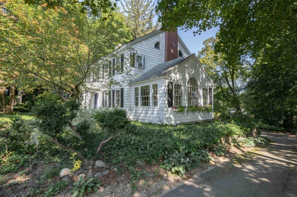 73 Berkeley Street, Nashua