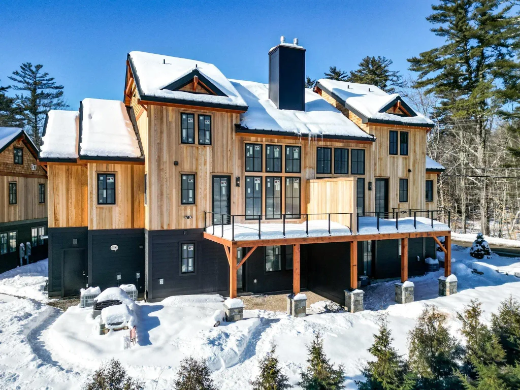 7 Black Diamond Road, Conway