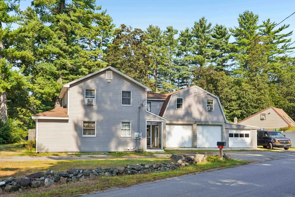 2 Country Pond Road, Kingston