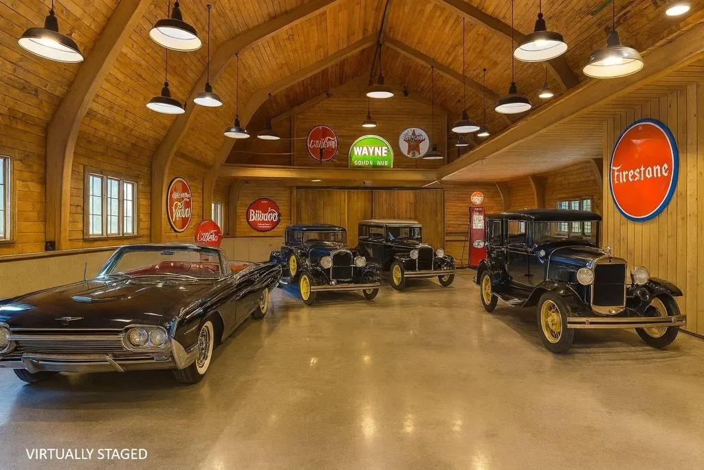 143 Worcester Road, Hollis