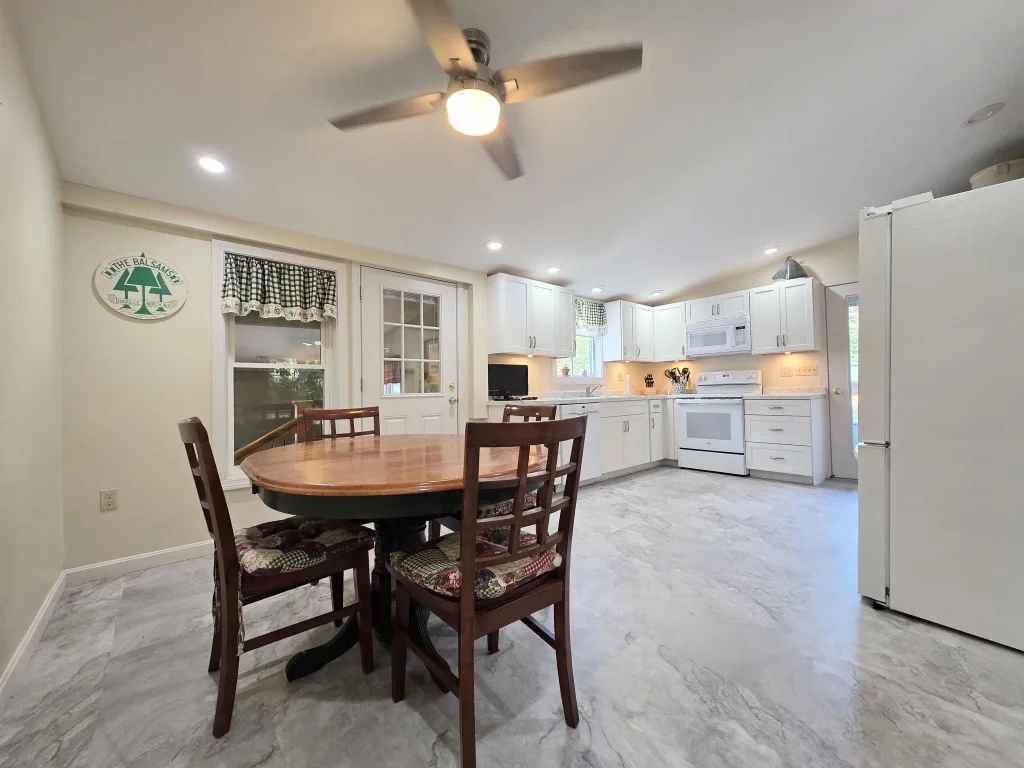 19 Boulder Road, Madison