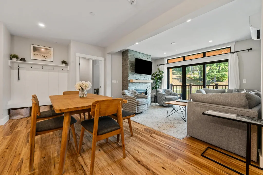 243 Skimobile Road, Conway