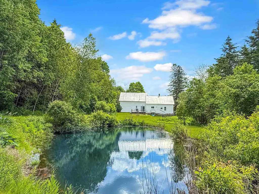 126 Gray Road, Columbia