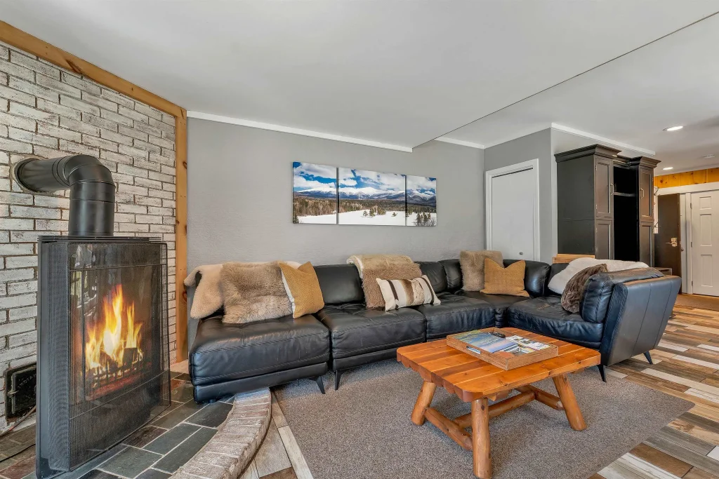 3 River Run Drive, Bartlett