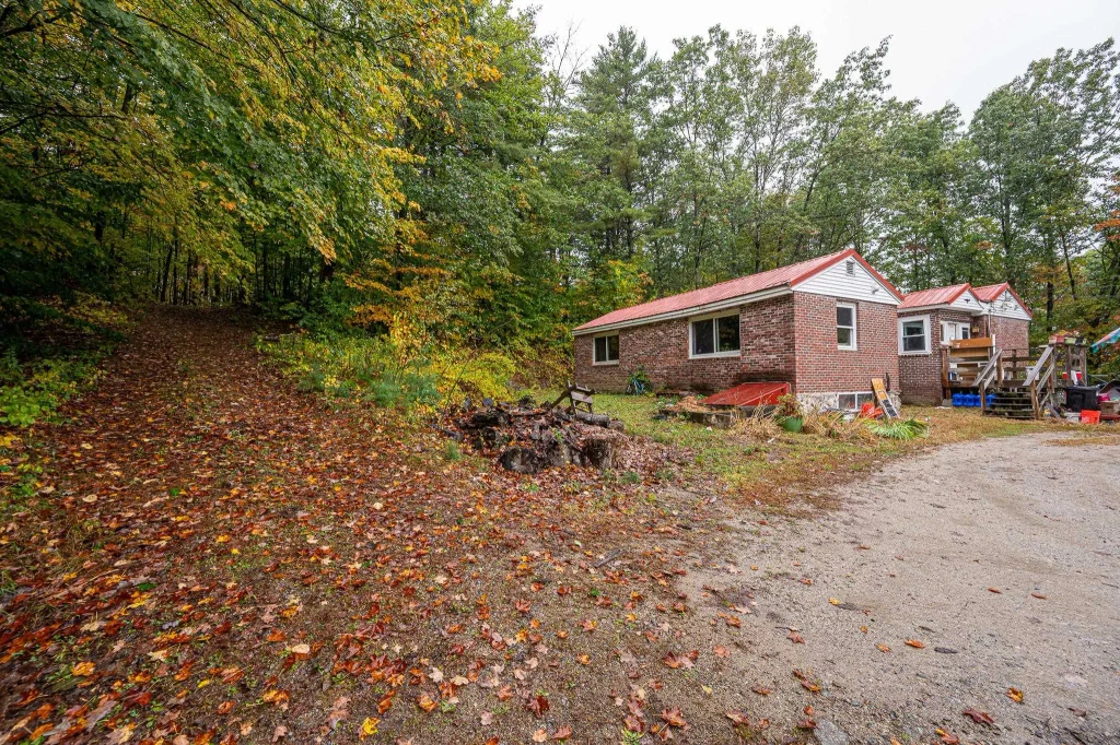 2 Hope Road, Henniker