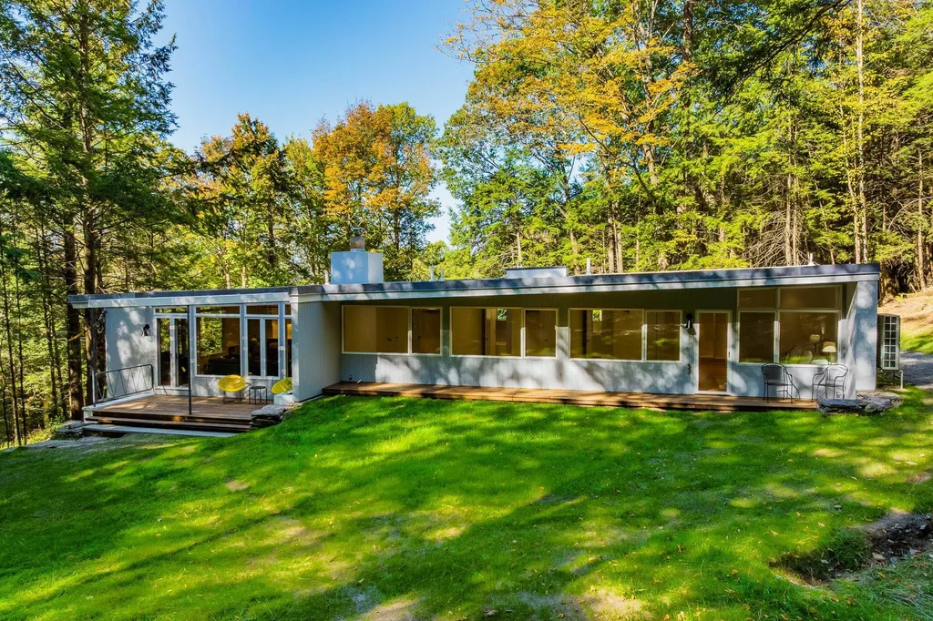 25 Hemlock Road, Hanover