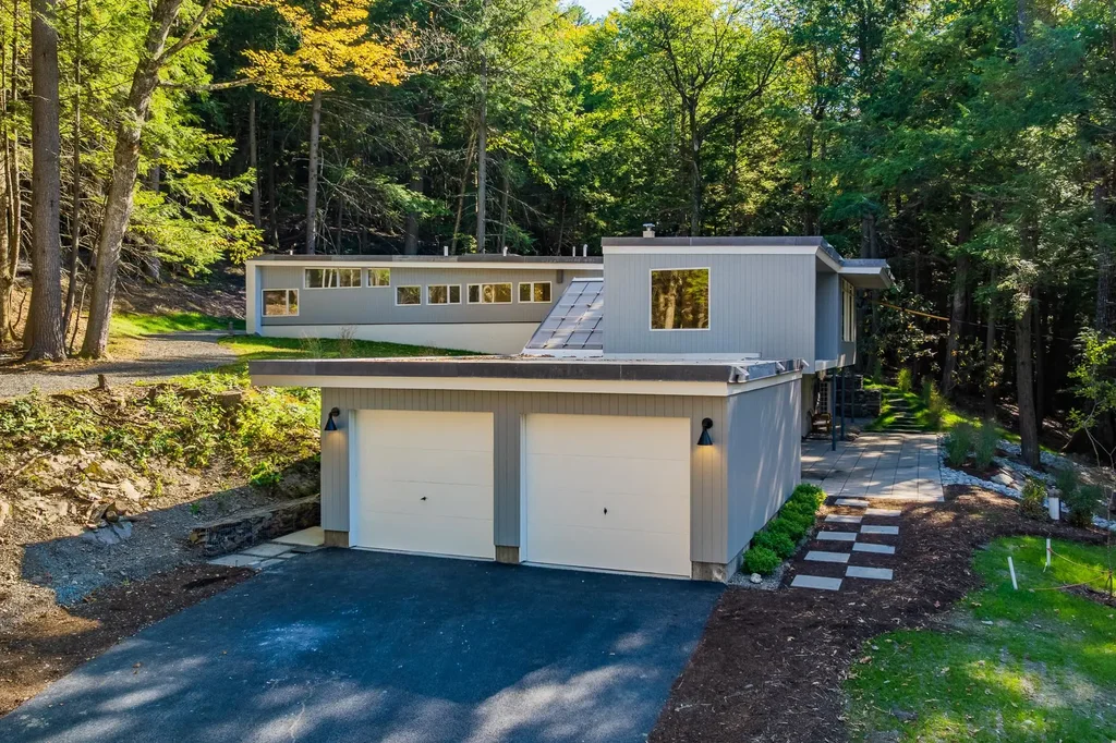 25 Hemlock Road, Hanover