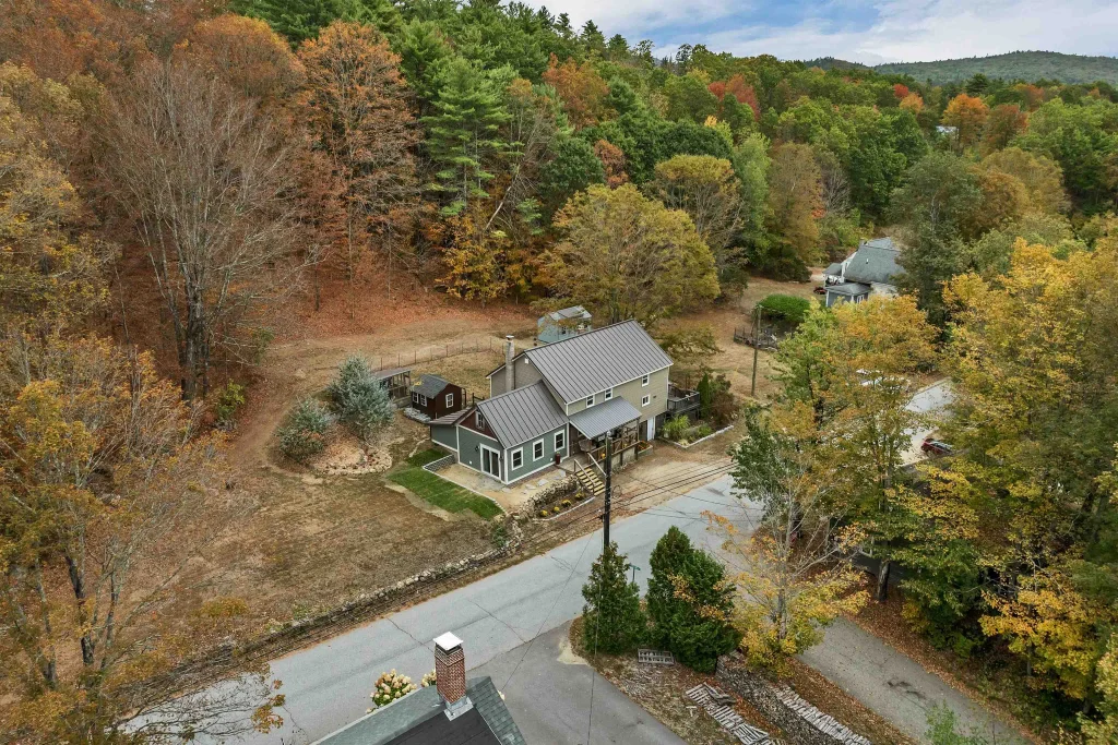 112 Town House Road, New Hampton