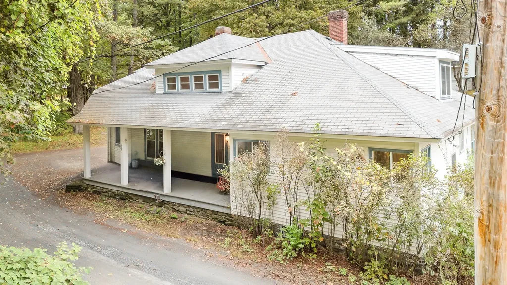 44 Petrin Heights Road, Claremont