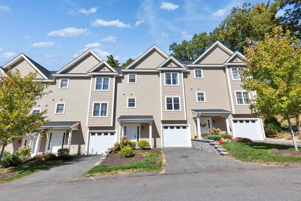 163 Woodview Way, Manchester