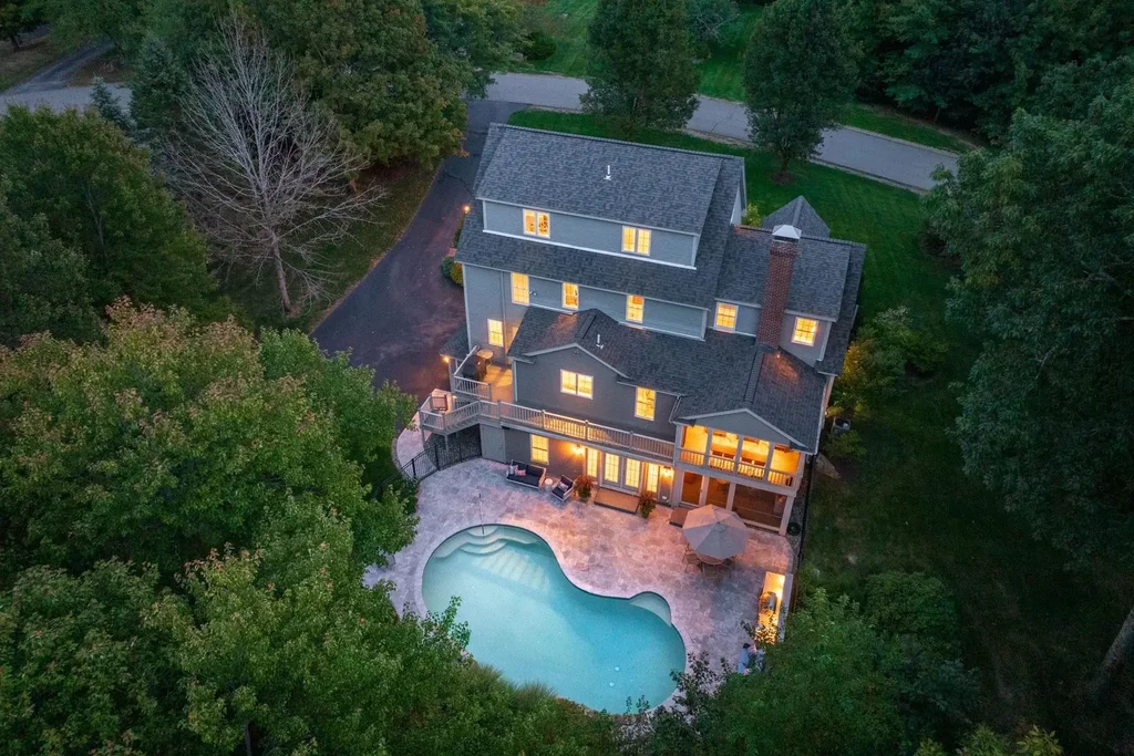 16 Runaway Road, Newfields