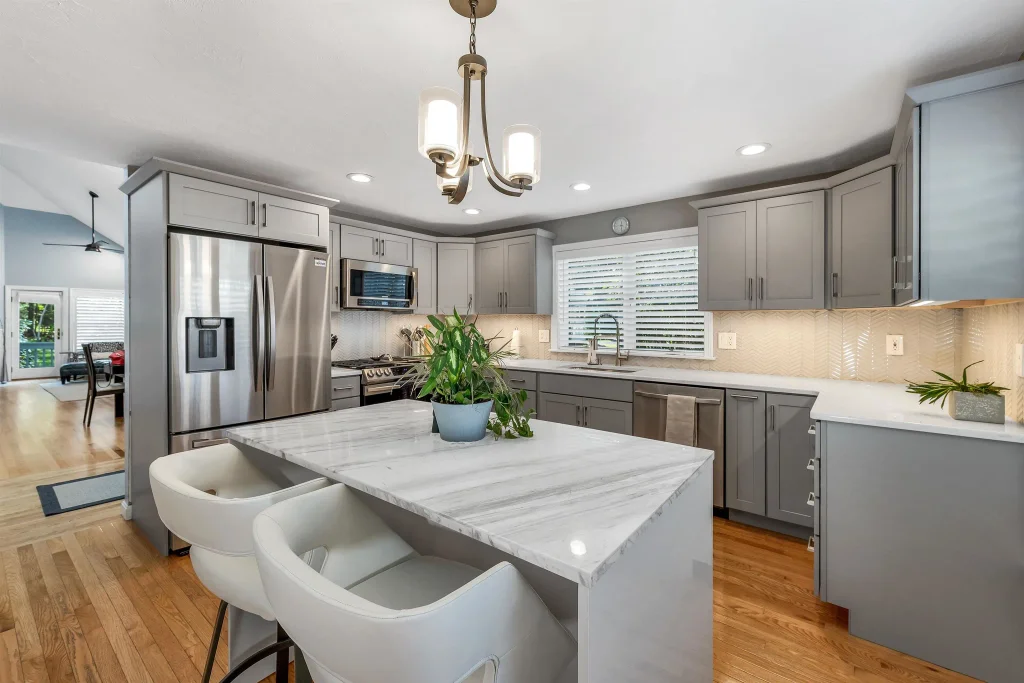 84 Hawthorne Village Road, Nashua